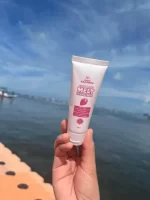 Rosmar Kagayaku Strawberry Milk Melt in Sunscreen - 60ml - Image 4
