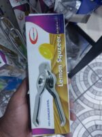 Kitchenmarks stainless steel lemon squzeer - Image 2