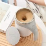 Automatic magnetic stirring coffee cup